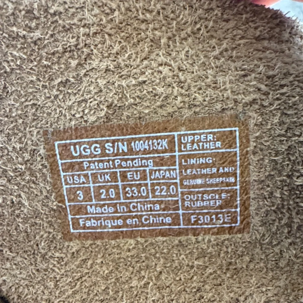 Ugg kids unisex size 3 Fringe Suede Ankle Moccasin Boots - Tan with zipper boho